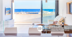 Stunning Luxurious Duplex Penthouse in First Line of Puerto Banús, Marbella