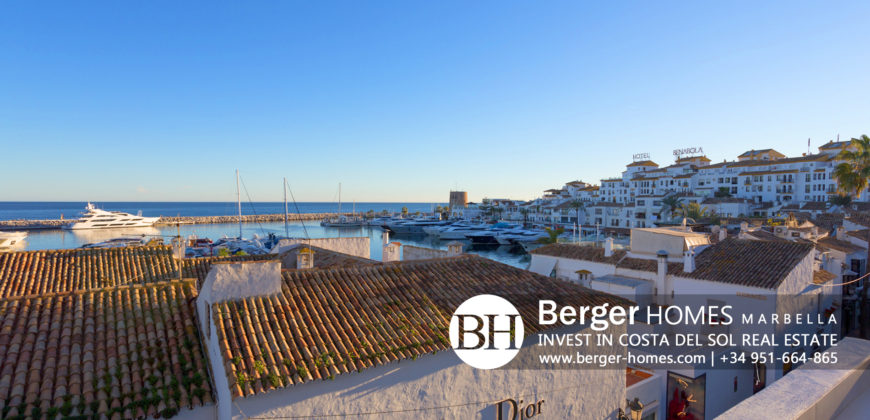 Stunning Luxurious Duplex Penthouse in First Line of Puerto Banús, Marbella