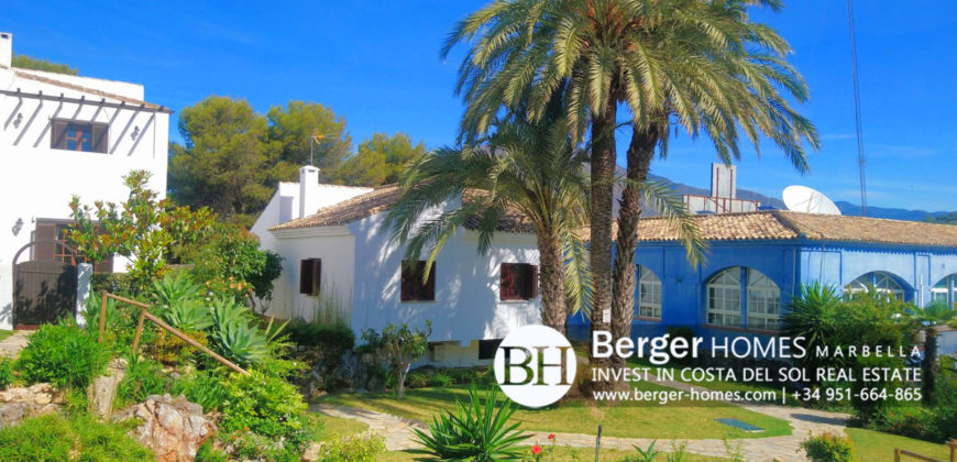 Estepona – Charming 2 Bedroom Villa for Sale in a Beachfront Paradise