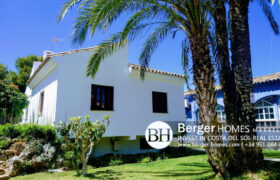 Estepona – Charming 2 Bedroom Villa for Sale in a Beachfront Paradise