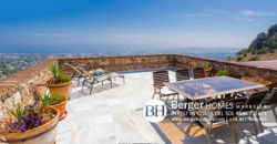 Mijas Pueblo – Amazing Apartment for sale in Mijas Pueblo with a stunning view of the surroundings and the coastline