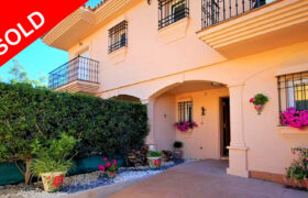 Semi-Detached Villa for sale in Riviera del Sol