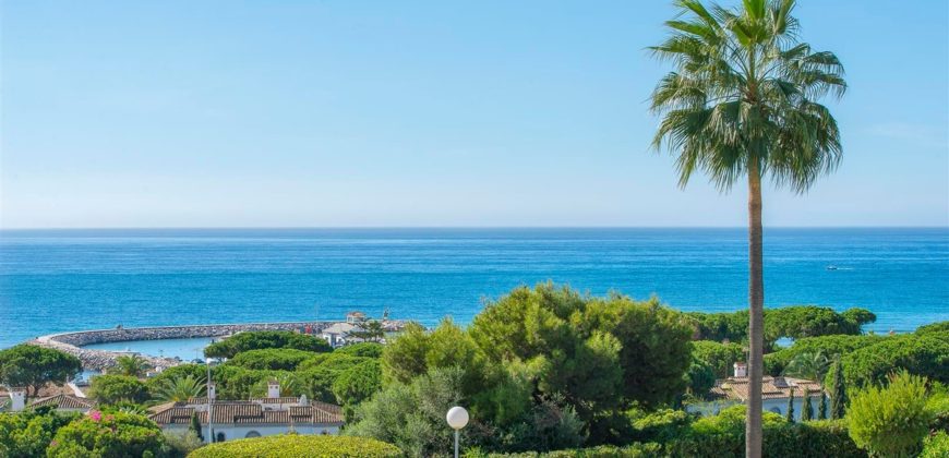 Wonderful south facing apartment with spectacular sea views for sale in Cabopino