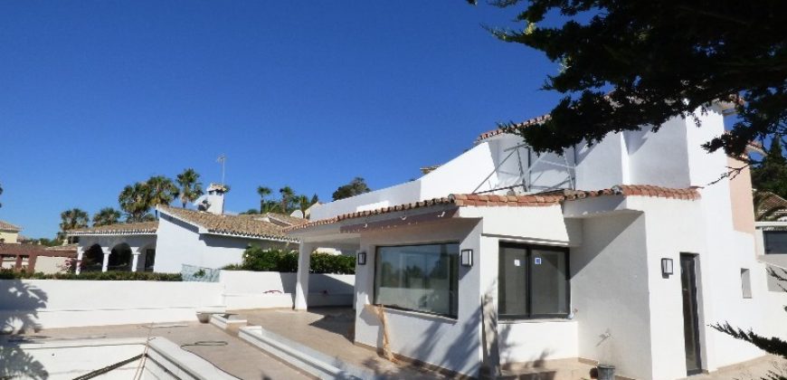 3 Bed Fully Renovated Detached Villa for sale in Carib Playa, Marbella Beachside villa in Elviria – East Marbella