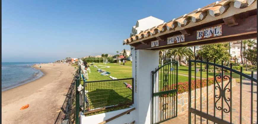 Spectacular 3 Bed Duplex Penthouse for Sale in the first line of the sea in the prestigious area of Marbesa, PLAYA REAL – Elviria – East Marbella