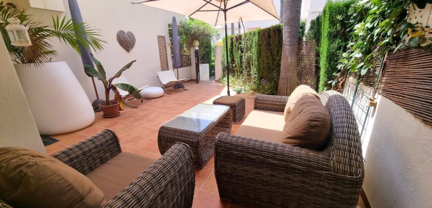 Fantastic fully renovated townhouse in the prestigious Arenal I urbanization in Costabella Beachside by the famous Bono Beach Marbella