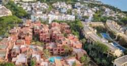 Elviria Beachside – Spectacular apartment in the exclusive Urbanization Jardines de Don Carlos – Elviria (Marbella).