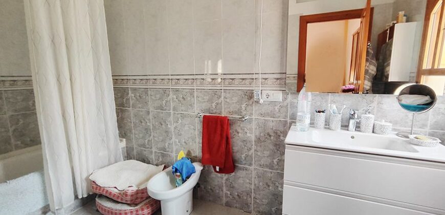 Fortuna Murcia – Super Bargain villa – 2 houses on one plot in Fortuna Murcia –  Discover your dream home with this stunning villa located just 10 minutes away from the relaxing spa town of Fortuna, Murcia
