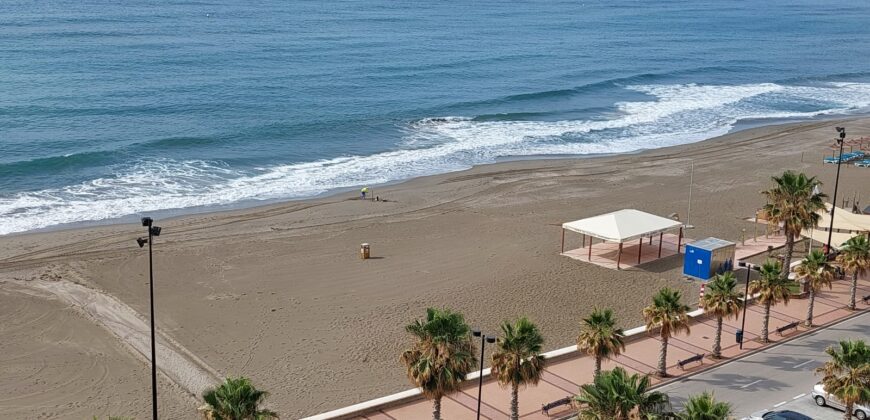 Fuengirola, Carvajal – BEACHFRONT Penthouse apartment with panoramic views in Carvajal, Fuengirola