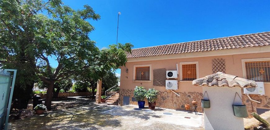 Fortuna Murcia – Super Bargain villa – 2 houses on one plot in Fortuna Murcia –  Discover your dream home with this stunning villa located just 10 minutes away from the relaxing spa town of Fortuna, Murcia