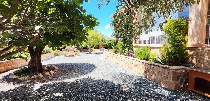 Fortuna Murcia – Super Bargain villa – 2 houses on one plot in Fortuna Murcia –  Discover your dream home with this stunning villa located just 10 minutes away from the relaxing spa town of Fortuna, Murcia