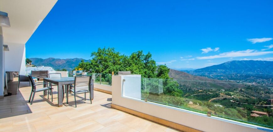 Spacious 2 Bedrooms Apartment in La Mairena wirth Spectacular Sea and Mountain Views R4349887