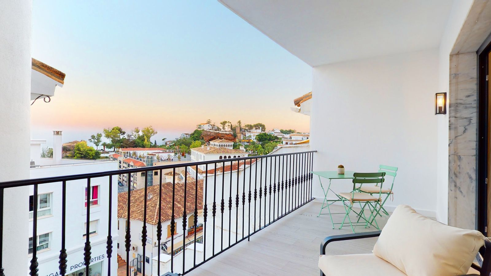 Newly Refurbished and impeccably adorned top-floor apartment in the heart of Mijas Pueblo – Property for sale in Mijas Pueblo