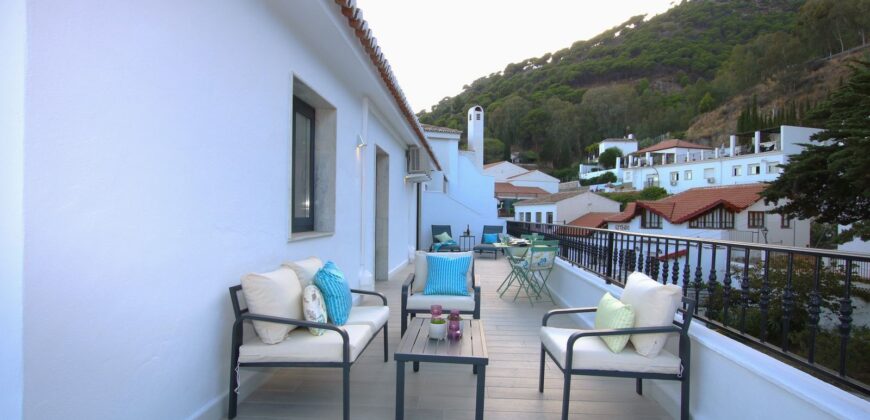 Newly Refurbished, opulent top-floor corner apartment nestled in the heart of Mijas Pueblo – Property for sale in Mijas Pueblo