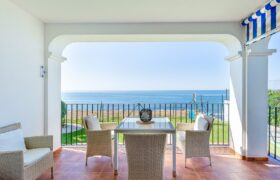 Amazing front line beach apartment for sale in Mijas Costa close to La Cala de Mijas – REF R4359592