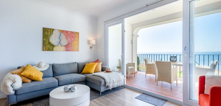 Amazing front line beach apartment for sale in Mijas Costa close to La Cala de Mijas – REF R4359592