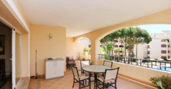 Beautiful beachside apartment for sale in Hacienda Playa next to the popular Don Carlos Hotel in Elviria, East Marbella