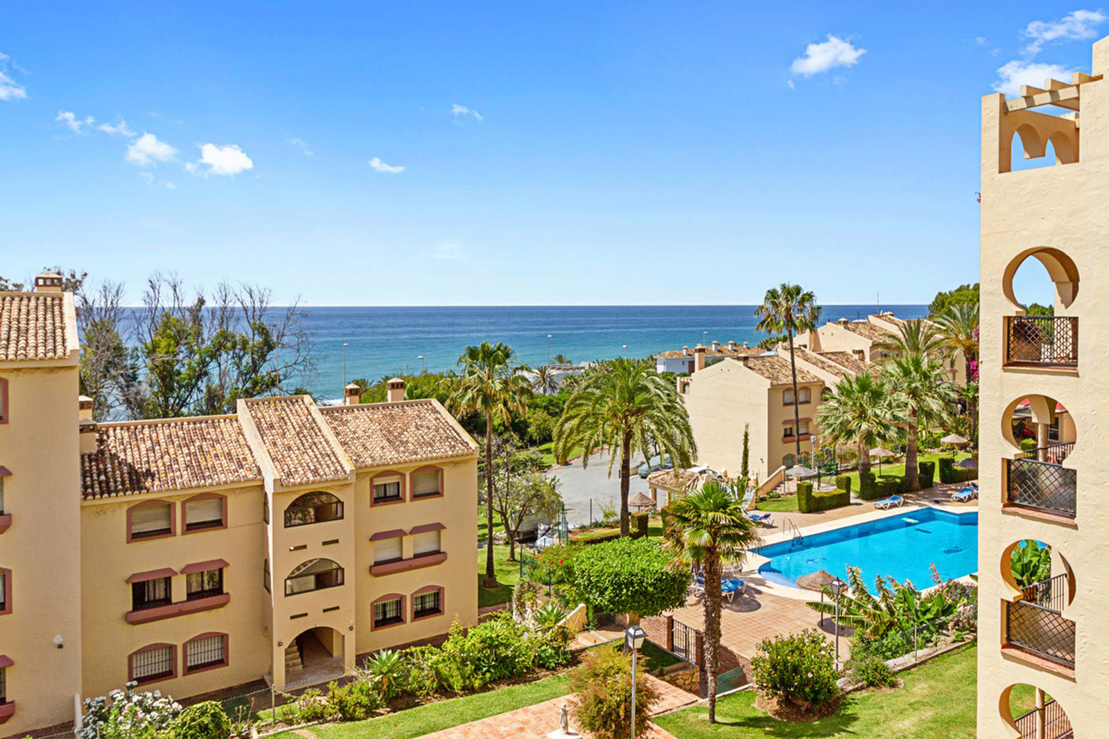 Beautiful beachside Holiday Apartment for sale in Torreoceano, Torrenueva, close to La Cala de Mijas area