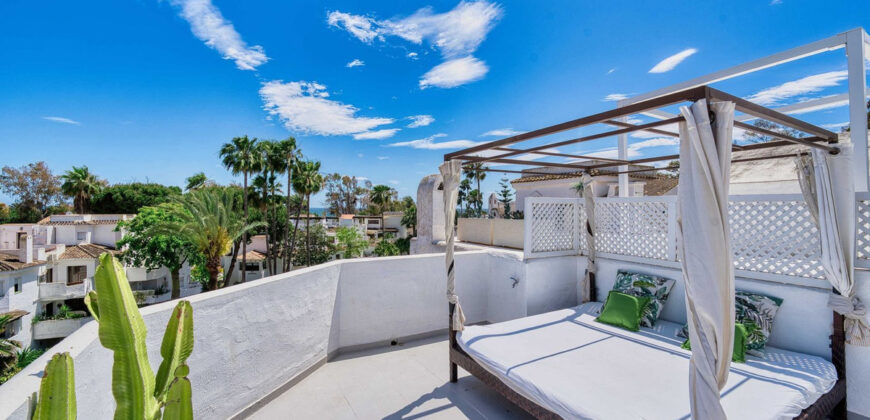 Penthouse Duplex for sale in Golden Beach Elviria, East Marbella