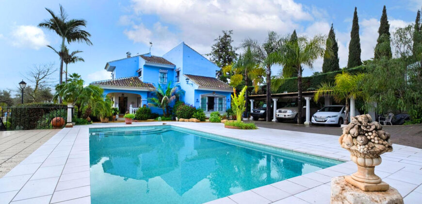 **Finca for Sale in Alhaurín el Grande with 6000 m2 Avocado and tropical garden**