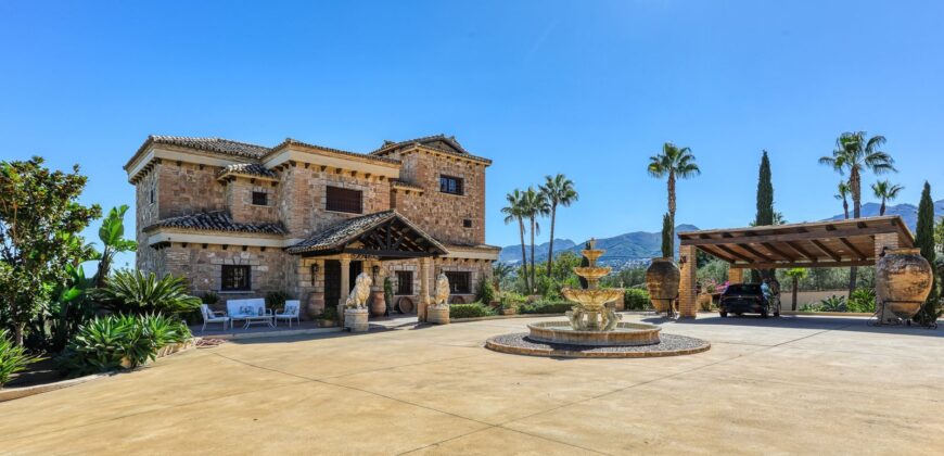 **Exceptional Rustic Finca for sale with Horse Stable in Alhaurín de la Torre **