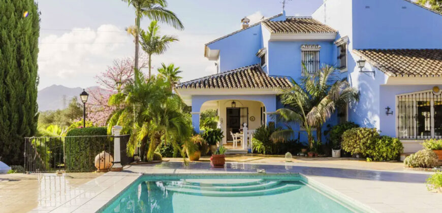 **Finca for Sale in Alhaurín el Grande with 6000 m2 Avocado and tropical garden**