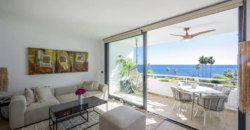 Elegant beachfront apartment with stunning sea views at Miraflores playa