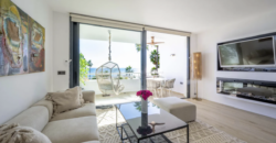 Elegant beachfront apartment with stunning sea views at Miraflores playa