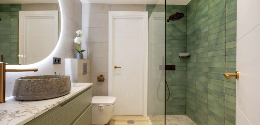 Elegant beachfront apartment with stunning sea views at Miraflores playa