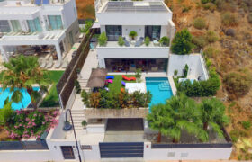 Stunning Luxury Villa for Sale in La Cala de Mijas