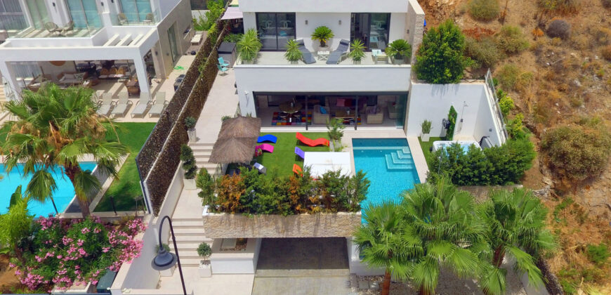 Stunning Luxury Villa for Sale in La Cala de Mijas