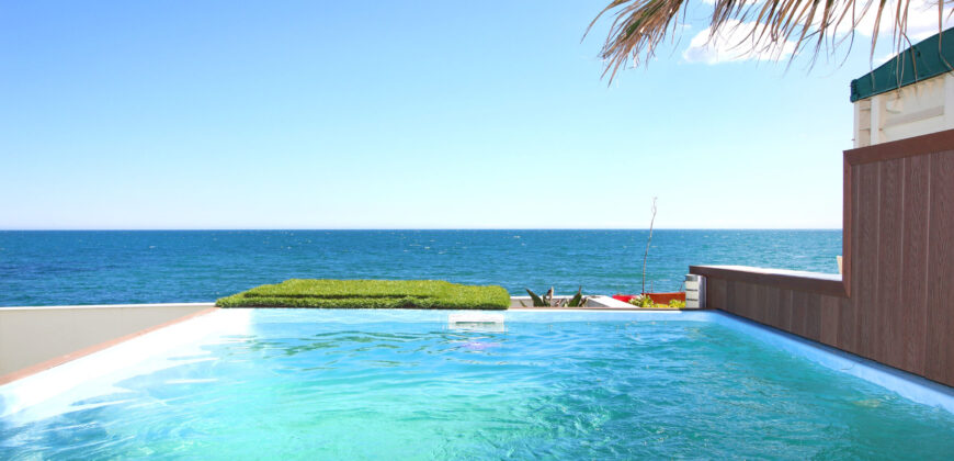 Waterfront Duplex for sale in Bahia Dorada Estepona