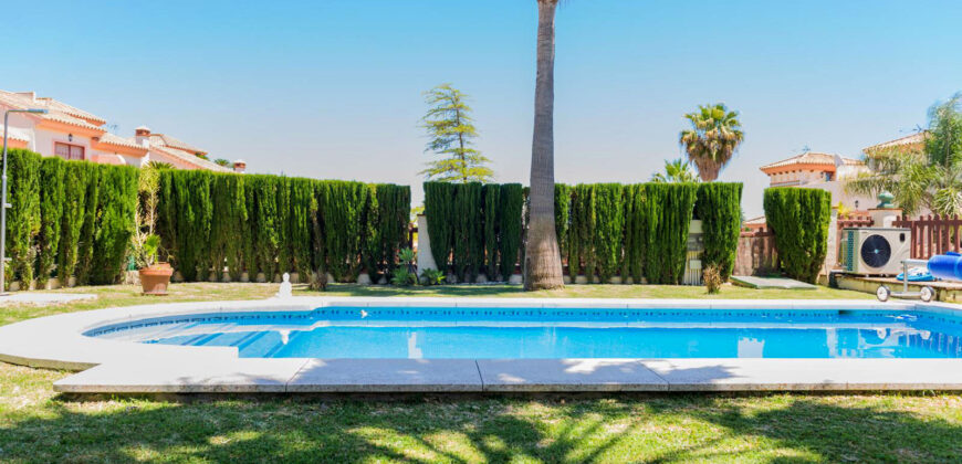 SOLD! semi Detached villa in Private urbanisation Coin, Los Nebrales