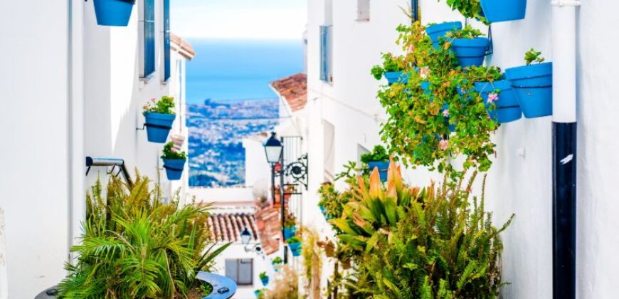 ***Villa Investment opportunity with lot’s of potential in Mijas Pueblo***