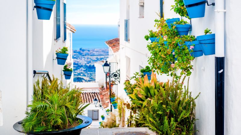 ***Villa Investment opportunity with lot’s of potential in Mijas Pueblo***