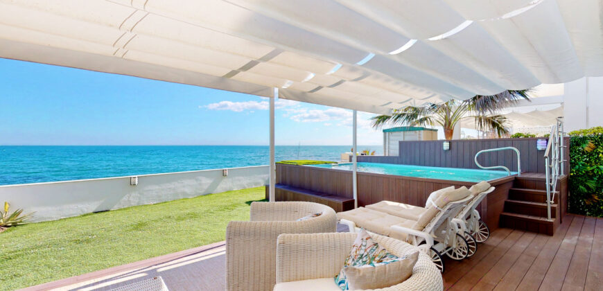 Waterfront Duplex for sale in Bahia Dorada Estepona