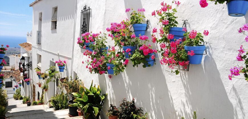 ***Villa Investment opportunity with lot’s of potential in Mijas Pueblo***