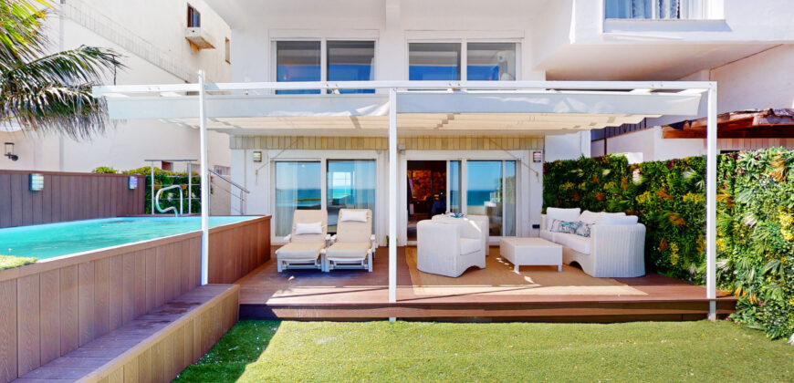 Waterfront Duplex for sale in Bahia Dorada Estepona