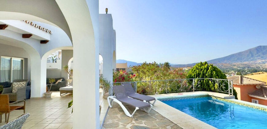 Dream Family Home in Cerrado del Aguila with Panoramic Views in Mijas