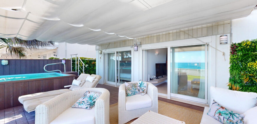 Waterfront Duplex for sale in Bahia Dorada Estepona