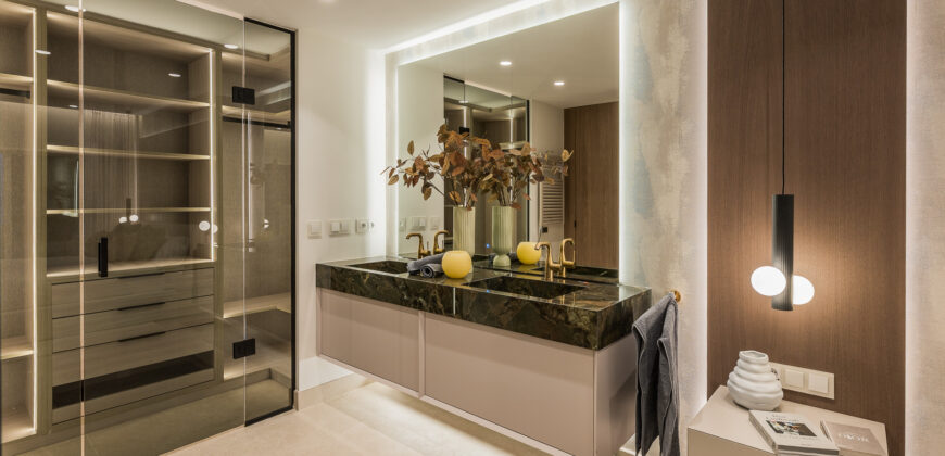 Middle Floor Apartment in Bahia del Velerin 3.5 5 star urbanisation in Estepona East