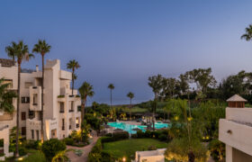 Middle Floor Apartment in Bahia del Velerin 3.5 5 star urbanisation in Estepona East