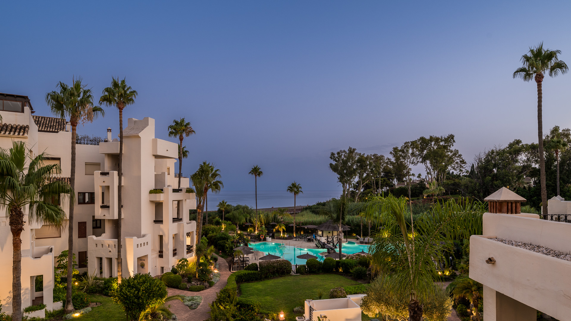 Middle Floor Apartment in Bahia del Velerin 3.5 5 star urbanisation in Estepona East