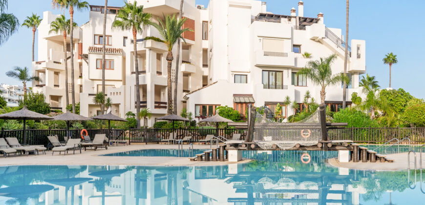 Middle Floor Apartment in Bahia del Velerin 3.5 5 star urbanisation in Estepona East