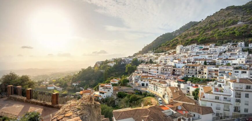 ***Villa Investment opportunity with lot’s of potential in Mijas Pueblo***