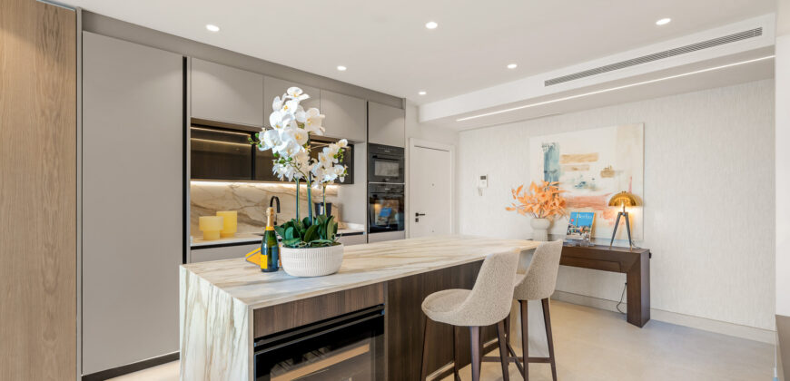 Middle Floor Apartment in Bahia del Velerin 3.5 5 star urbanisation in Estepona East