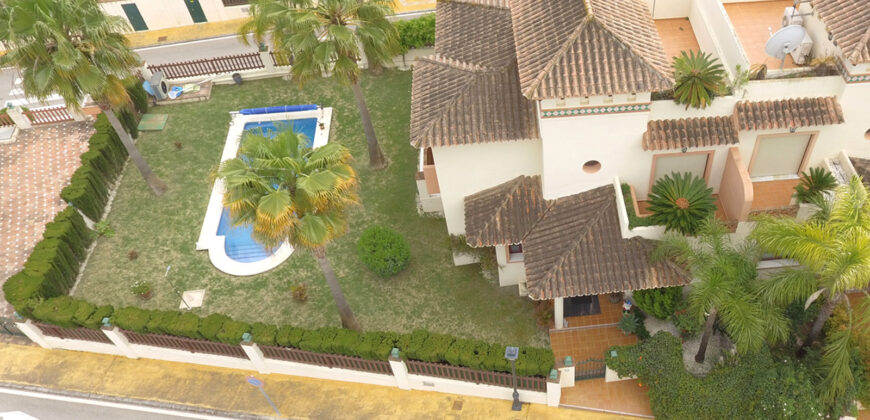 SOLD! semi Detached villa in Private urbanisation Coin, Los Nebrales