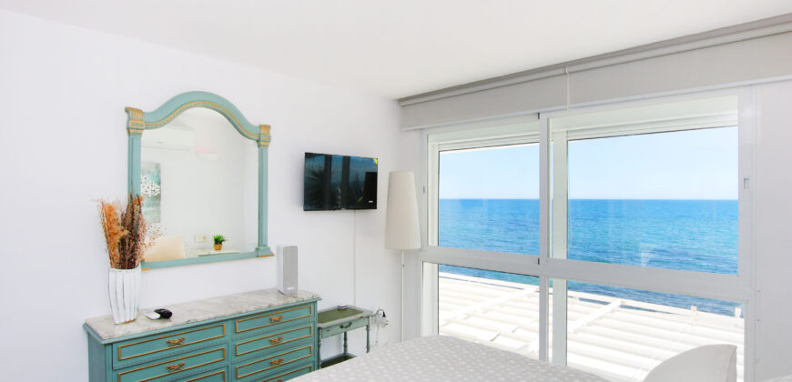 Waterfront Duplex for sale in Bahia Dorada Estepona