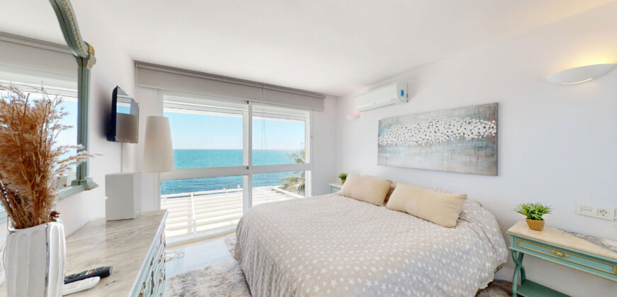 Waterfront Duplex for sale in Bahia Dorada Estepona