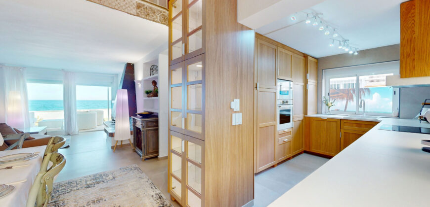 Waterfront Duplex for sale in Bahia Dorada Estepona